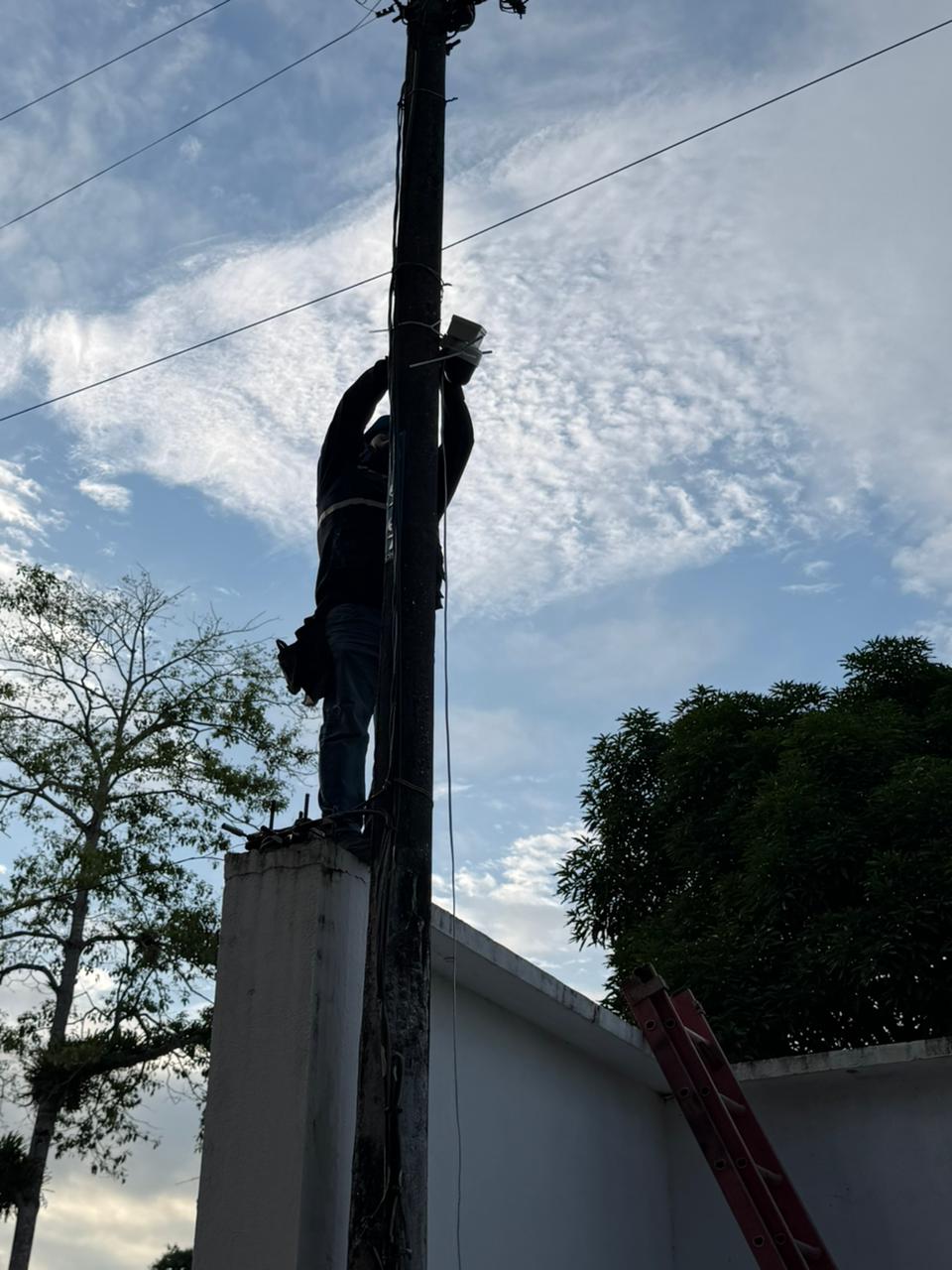 Instalación de cámara de seguridad perimetral